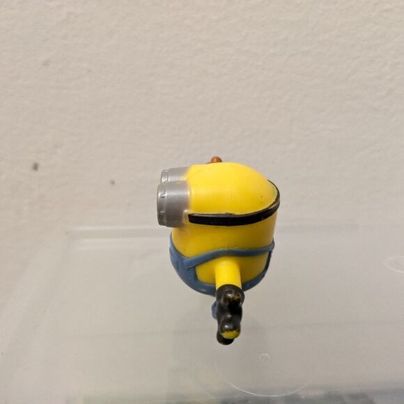 McDonalds The Rise of Gru Bob Minion with Teddy Bear Happy Meal Toy Fig - Picture 4 of 9